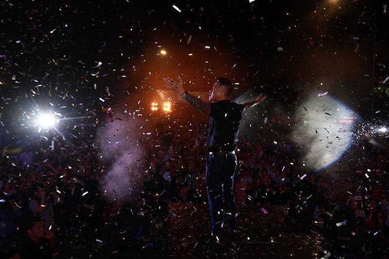 Đã có quá nhiều nước mắt rơi ngày ngựa hoang Tuấn Hưng tung vó trở lại-10