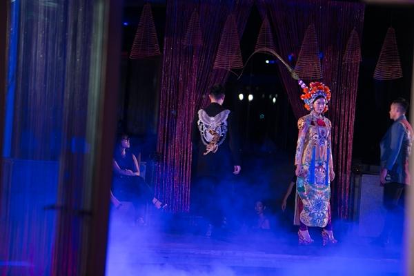 Chim công làng múa Linh Nga lần nào xuất hiện là lần đó gây chú ý-7