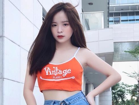 Thiếu nữ 17 tuổi chỉ hát nhép cũng kiếm nghìn đô mỗi tháng