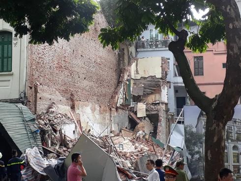 Hà Nội định cấm ô tô, xe máy quanh hồ Gươm trong 1 tháng-2