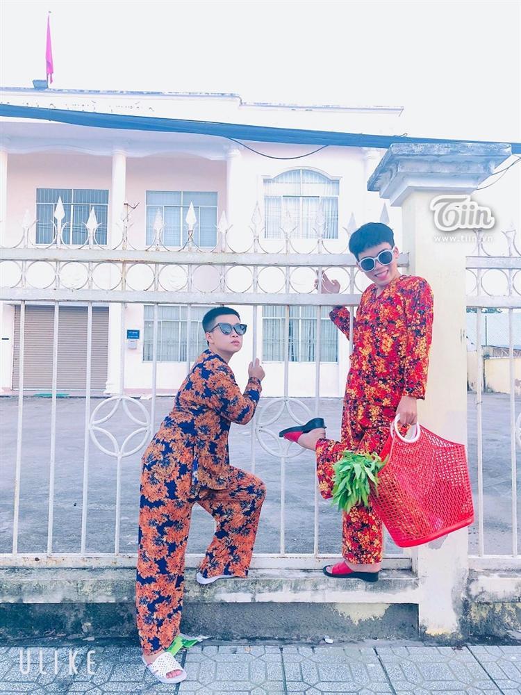 Ngắm bộ ảnh hài hước của cặp bạn thân chàng gay, nàng les-5