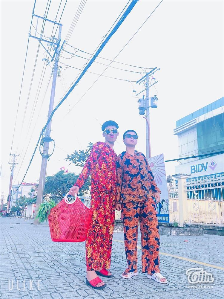 Ngắm bộ ảnh hài hước của cặp bạn thân chàng gay, nàng les-8