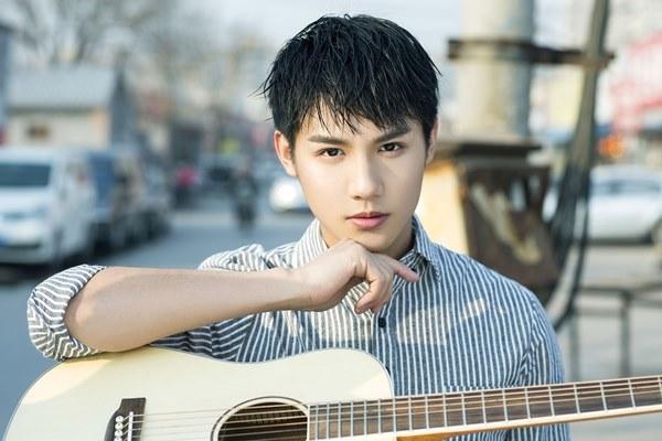 Nhìn lại dàn mỹ nam Yêu em từ cái nhìn đầu tiên: Nam chính loay hoay, nam phụ sáng nhờ đồng tính-7