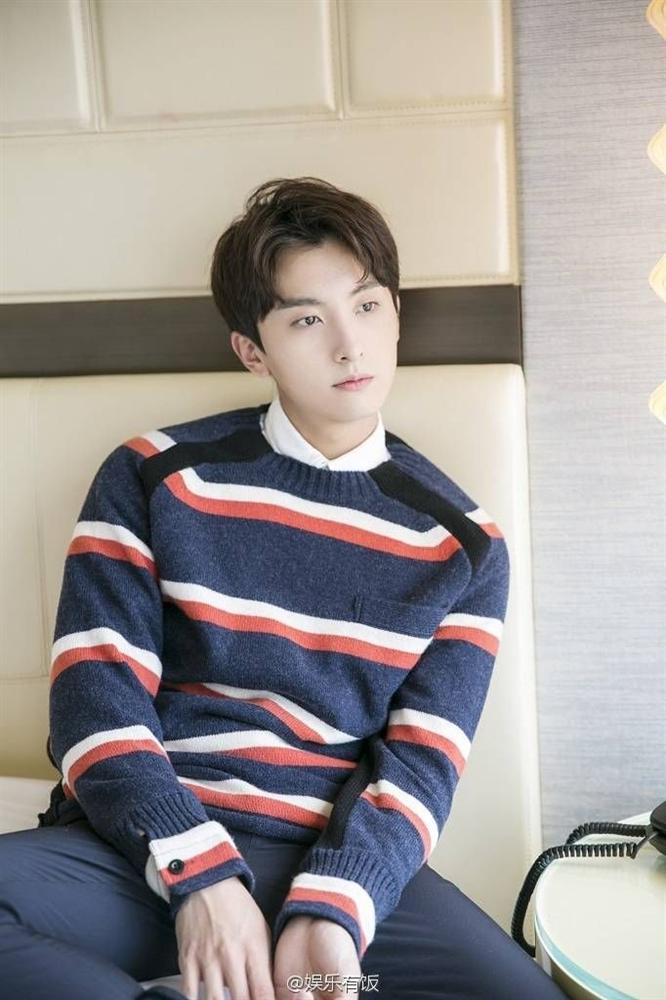 Nhìn lại dàn mỹ nam Yêu em từ cái nhìn đầu tiên: Nam chính loay hoay, nam phụ sáng nhờ đồng tính-9