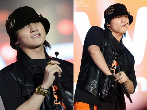 Sơn Tùng M-TP vừa ăn kẹo mút vừa hát, bất ngờ xuống sân khấu phát kẹo cho từng fan