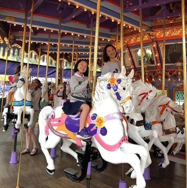 Cuộc sống bên trời Tây của diễn viên bị ghét nhất phim Bỗng dưng muốn khóc-6