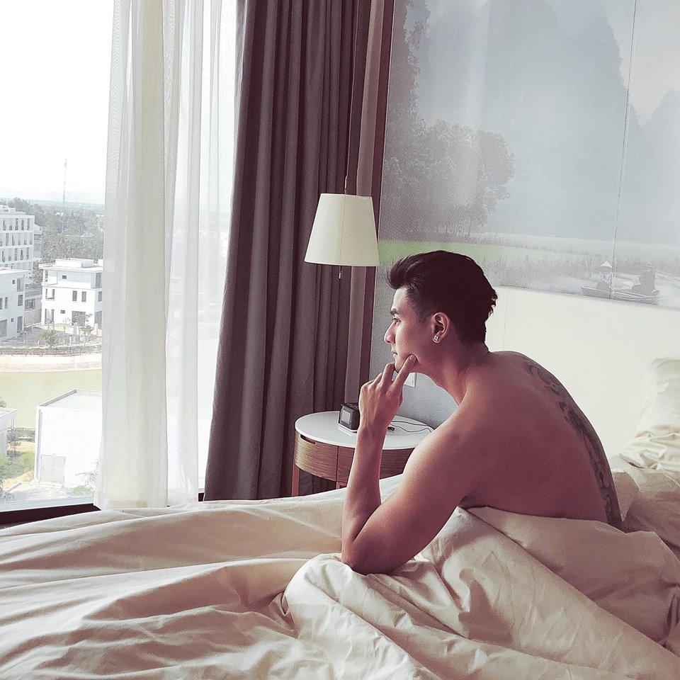 Trả lời nghi án chia tay Hoàng Thùy Linh, Vĩnh Thụy trút tâm tư: Quá khứ đã chết, chỉ có hiện tại đang sống-2