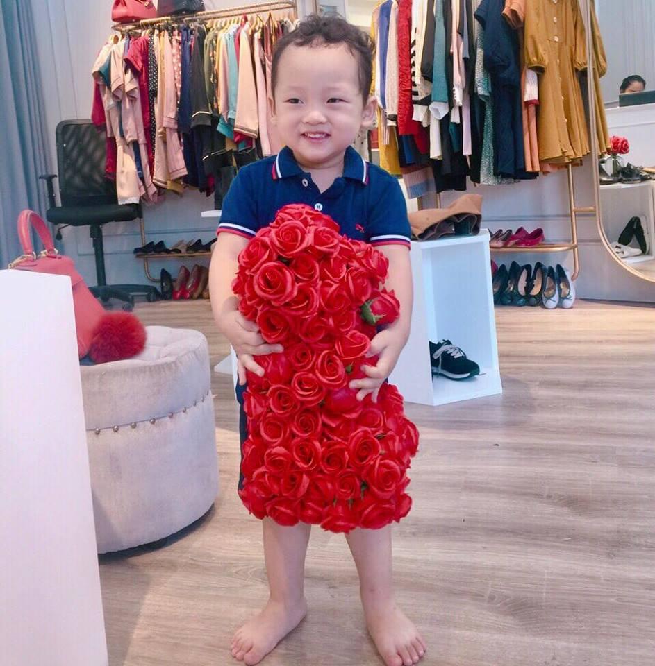 Ly Kute đốn tim fans với loạt khoảnh khắc khoe con trai như hot boy Hàn Quốc-6