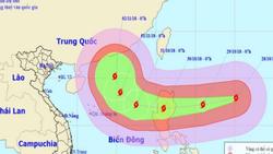 Siêu bão Yutu giật trên cấp 17 xuất hiện gần Biển Đông