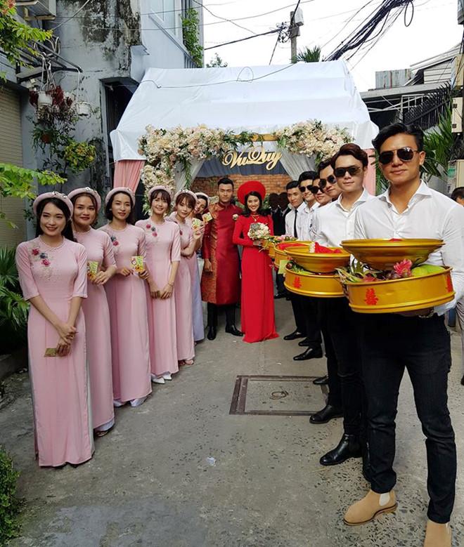 Cường Seven, Hiếu Nguyễn bê tráp ăn hỏi cho diễn viên Xuân Phúc-3