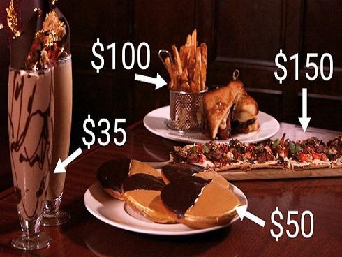 Chân dung tỉ phú có trực thăng nổ tung bên ngoài sân nhà Leicester City-7