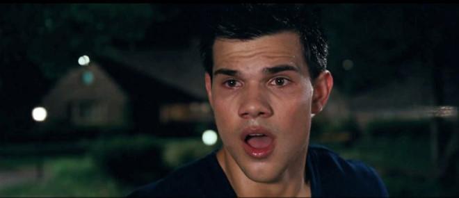 Những ngôi sao Twilight bị đồng tiền hủy hoại sự nghiệp sau 10 năm-3