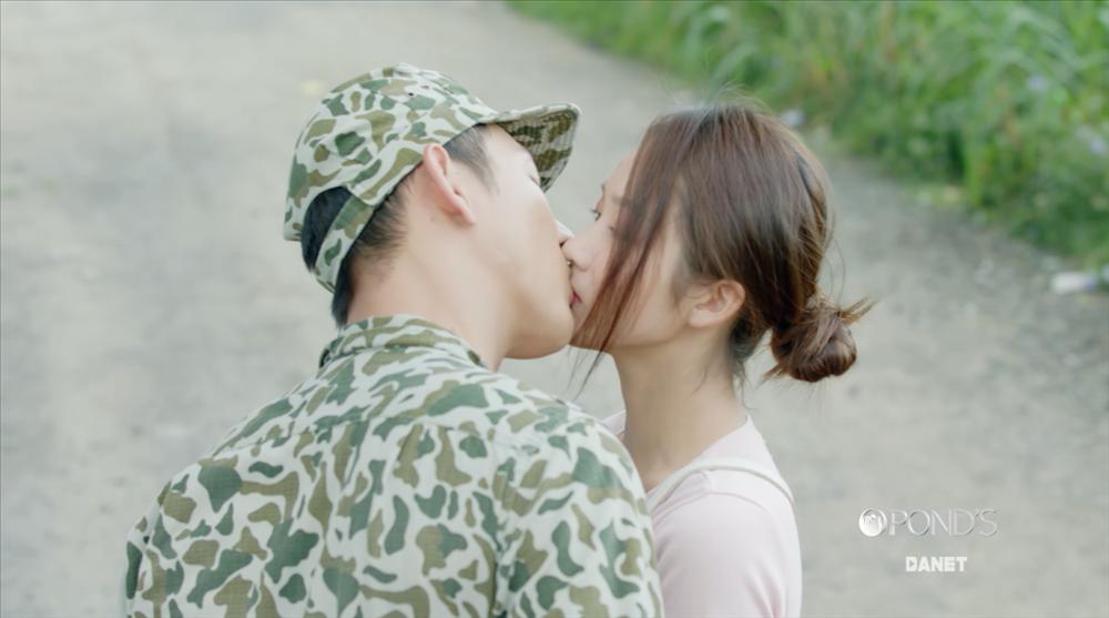 Song Luân tiếp tục đốn tim khán giả với hai nụ hôn bất ngờ dành cho Khả Ngân-3