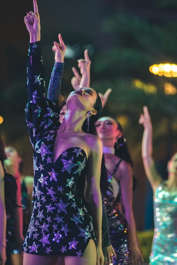 Cô nội trợ Đông Nhi tiễn người chồng phụ bạc ra khỏi hành tinh-3