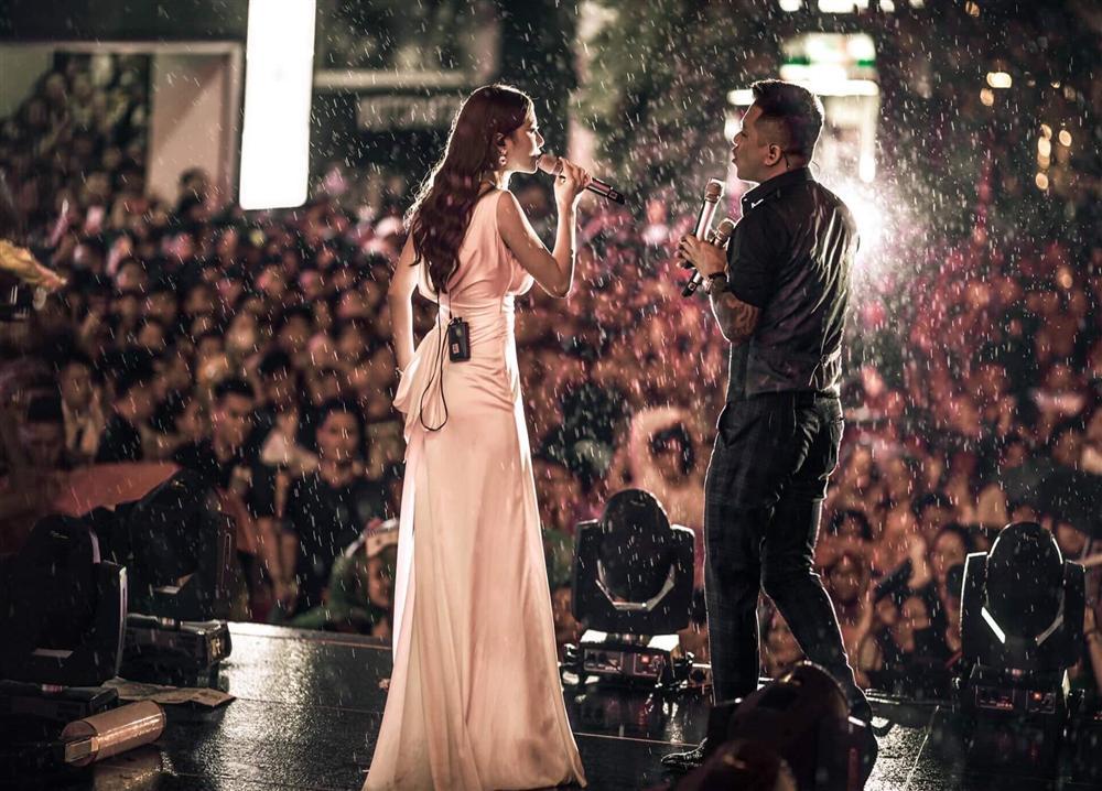 Tâm Tít hóa mỹ nhân cổ điển, tái xuất với vòng 1 phồng lên trông thấy-3