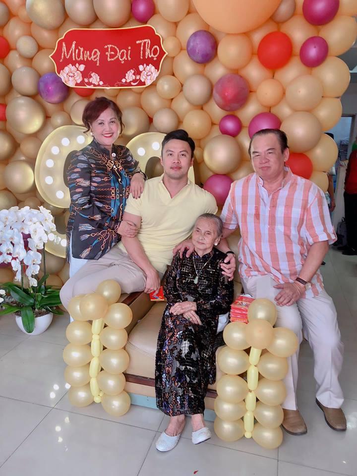 Tâm Tít hóa mỹ nhân cổ điển, tái xuất với vòng 1 phồng lên trông thấy-8