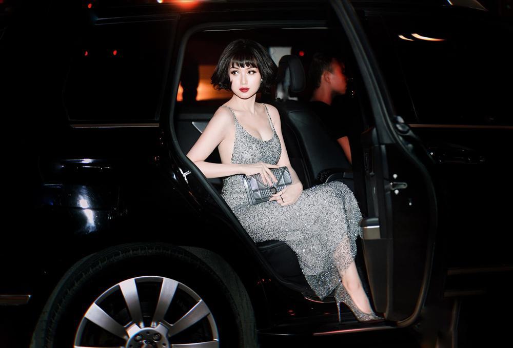 Tâm Tít hóa mỹ nhân cổ điển, tái xuất với vòng 1 phồng lên trông thấy-1