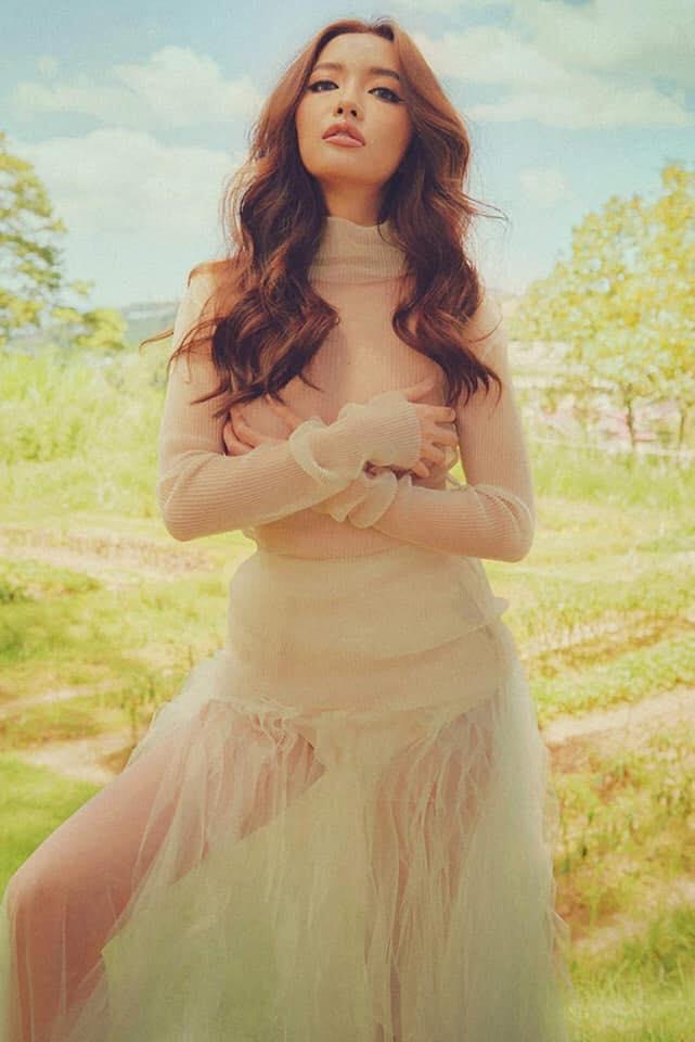 Sau Lolita Chi Pu, Bích Phương gây sốc làng nhạc Việt khi công khai bức ảnh bàn tay hư-5