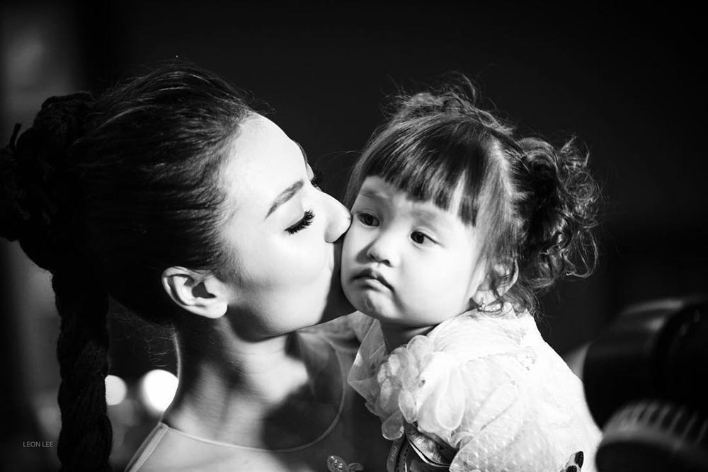 Hồng Quế gây bão mạng khi công khai bức ảnh không mảnh vải che thân-9