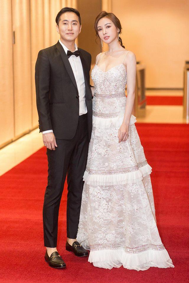 BẤT NGỜ CHƯA: Hotgirl Kelly thông báo lấy chồng, và chồng cô gái ấy là nhạc sĩ chửi bậy có số má Khắc Việt?-5