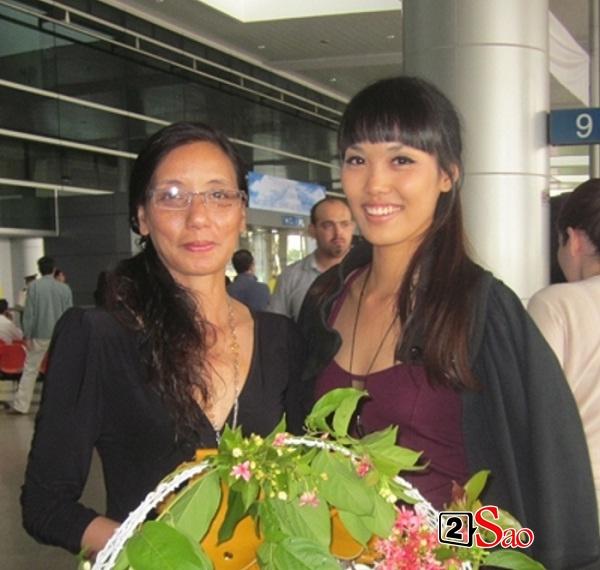 Hoa khôi Lan Khuê bị bạn học đào mộ ảnh hồi nhỏ da nâu, ngố tầu và quê mùa hết chỗ nói-6