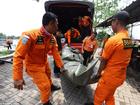 Đã vớt được 6 thi thể đầu tiên trong vụ máy bay rơi ở Indonesia