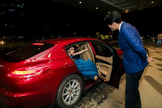 Đọ thần thái của các mỹ nhân Việt chỉ trong vài giây ngắn ngủi khi bước xuống từ xe tiền tỷ-10