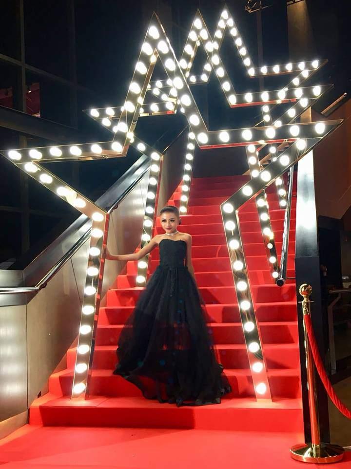 Cậu bé 12 tuổi gây sốt với tài năng giả gái và catwalk thần sầu được ví như HHen Niê-4