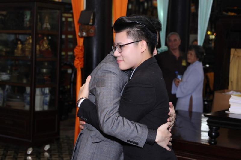 Ngọc Sơn nổi giận đùng đùng khi bị chê nhận nhiều con nuôi-1