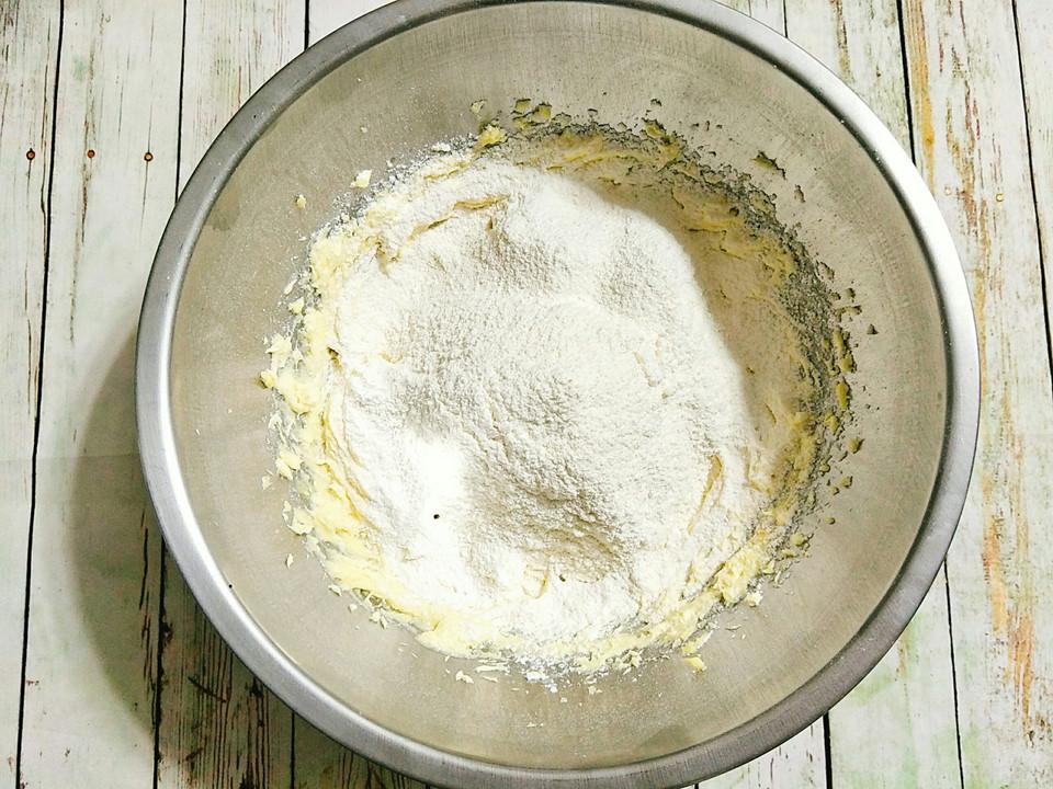 Cách làm bánh quy ngón tay phù thủy cho lễ hội Halloween-4