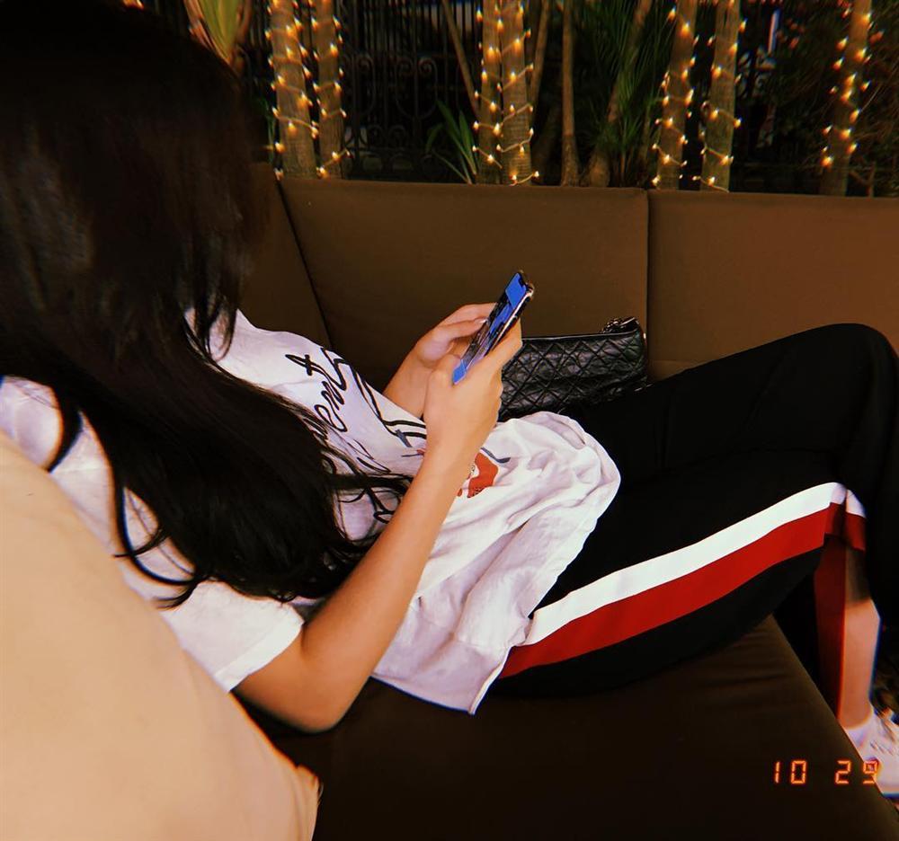 Ngồi bên đống tiền, Hoa hậu Diễm Hương than vãn cô đơn-4