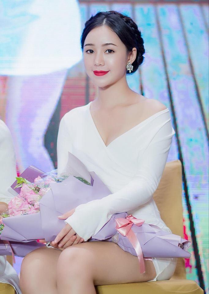 Huyền Baby khoe con gái tí tuổi đã rao bán mỹ phẩm chuyên nghiệp lại còn nói bằng tiếng Anh-9