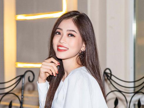 Á hậu Phương Nga buồn vì bị chê thân hình mỏng, thiếu nóng bỏng-4