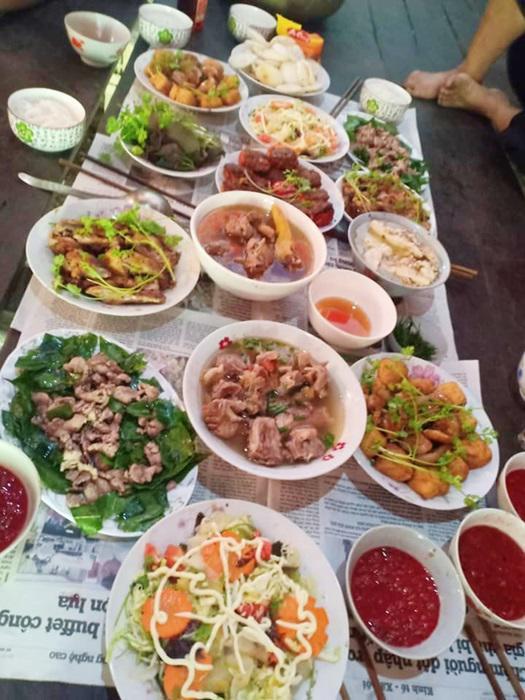 Cô dâu 61 tuổi trổ tài chăm chồng trẻ 26 tuổi bằng những mâm cơm đã mắt khiến dân mạng ngỡ ngàng-3