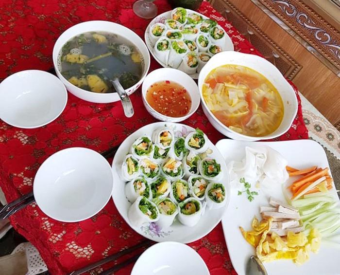 Cô dâu 61 tuổi trổ tài chăm chồng trẻ 26 tuổi bằng những mâm cơm đã mắt khiến dân mạng ngỡ ngàng-8