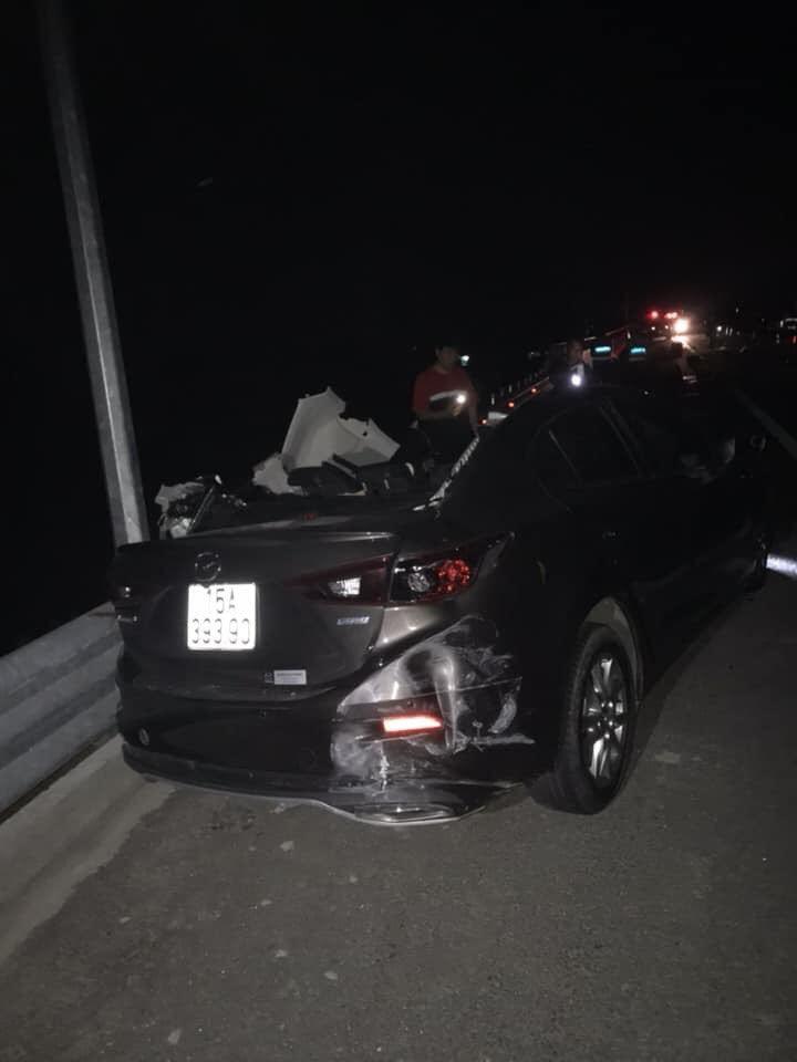 Mazda nát bươm trên cao tốc Hải Phòng - Quảng Ninh, 2 người chết-5
