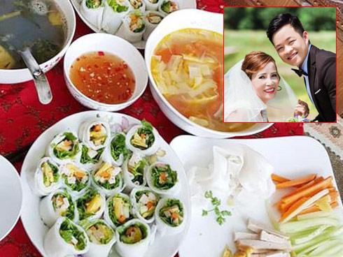 Cô dâu 61 tuổi trổ tài 'chăm' chồng trẻ 26 tuổi bằng những mâm cơm đã mắt khiến dân mạng ngỡ ngàng
