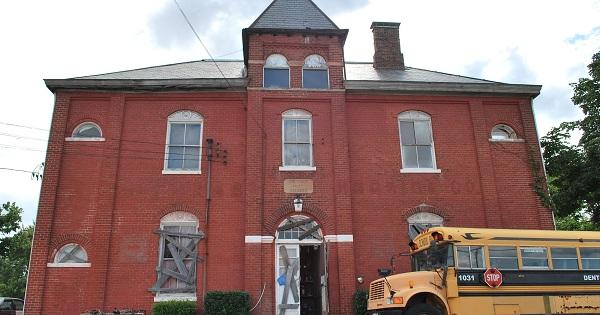 Cặp đôi hóa trang rùng rợn kết hôn tại nhà ma khiếp vía nhất nước Mỹ-2