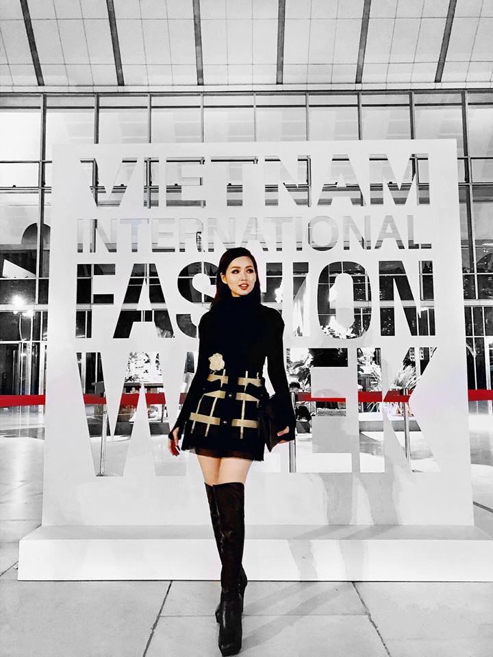 BB Trần gây ám ảnh với lời nguyền sống là gái ngành, chết thành ma ngành ngày Halloween-11