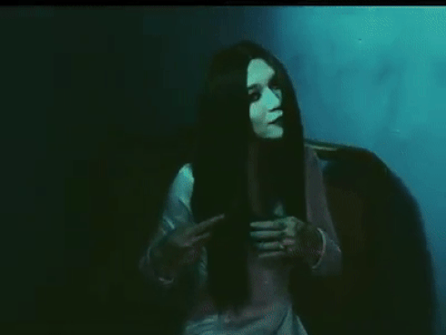 BB Trần gây ám ảnh với lời nguyền 'sống là gái ngành, chết thành ma ngành' ngày Halloween