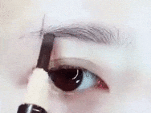 'Nằm lòng' bí quyết trang điểm để sở hữu đôi mắt 'nhìn là muốn yêu' ngay từ lần gặp đầu tiên