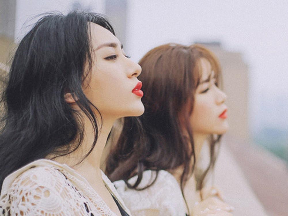 Mượn điện thoại của bạn thân nhắn tin cho người yêu, tôi phát hiện sự thật kinh hoàng-1