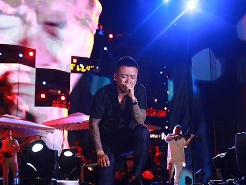 Tuấn Hưng: 'Sau khi có vết thương, mình sẽ dè chừng hơn'