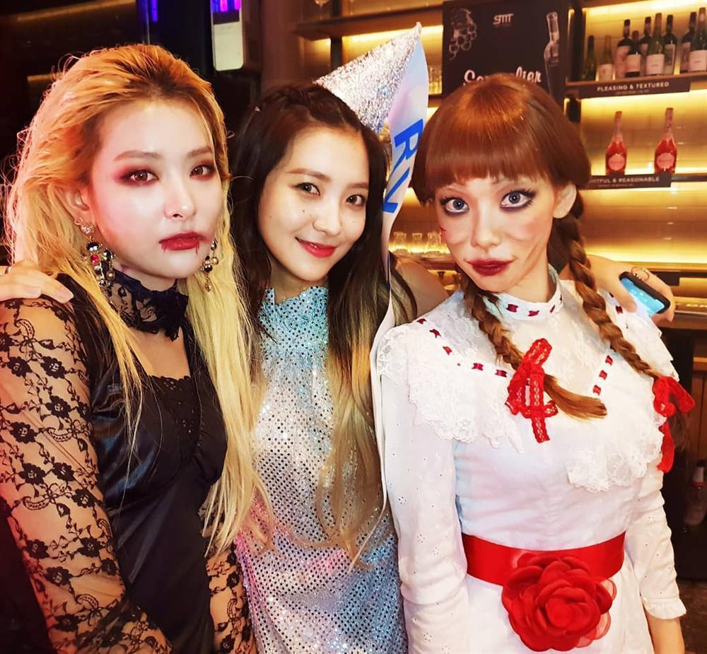 Ai cũng hóa trang thành ma quỷ đêm Halloween, chỉ riêng Chi Pu và Tăng Thanh Hà ngược lối-15