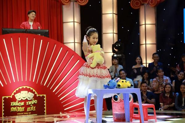 Thách thức danh hài tập 3: Chỉ với 3 chú thú nhồi bông, cô bé 10 tuổi liên tục khiến Trấn Thành, Trường Giang cười ngất-4