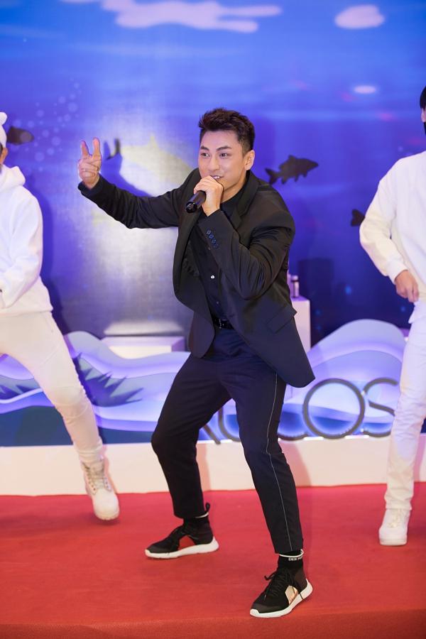 Dù có đẹp trai cách mấy, Isaac vẫn bị fan nhí từ chối diễn cùng-3