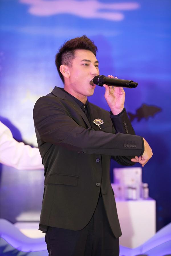 Dù có đẹp trai cách mấy, Isaac vẫn bị fan nhí từ chối diễn cùng-6