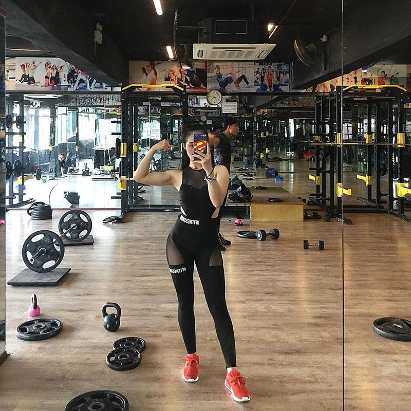 Nữ giáo viên tiểu học sở hữu thân hình gợi cảm gây sốt cộng đồng mạng-10