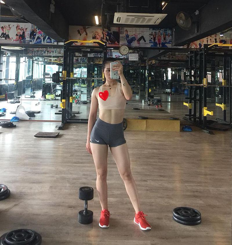 Nữ giáo viên tiểu học sở hữu thân hình gợi cảm gây sốt cộng đồng mạng-8