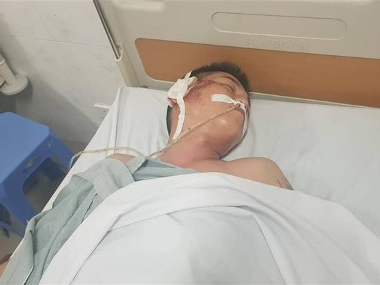 Vợ tài xế taxi kể khoảnh khắc chồng bị xe Mazda chèn qua người